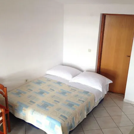 Апартаменты Apartment In Rtina/Zadar Riviera 8160 Ртина
