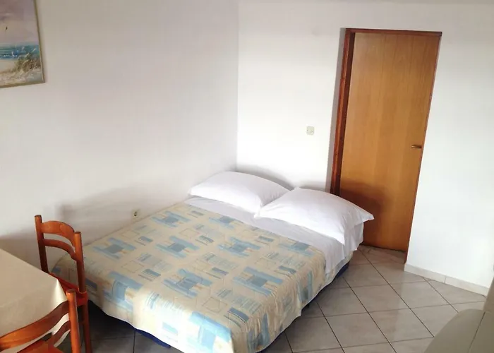 Апартаменты Apartment In Rtina - Zadar Riviera 8160 Ражанац